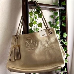 Beautiful Tory Burch Thea slouch bag
